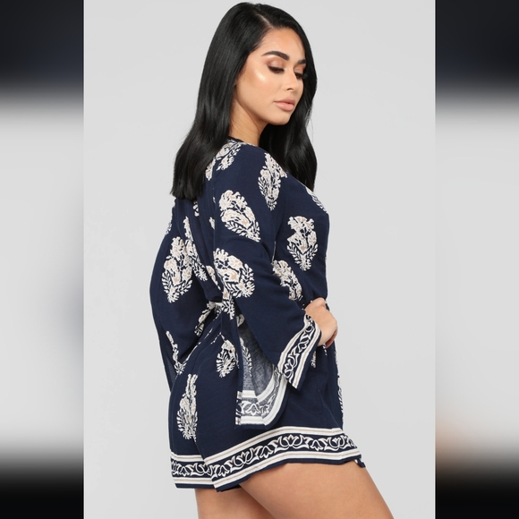 *NWT* Fashion Nova Abby Romper - Picture 3 of 9